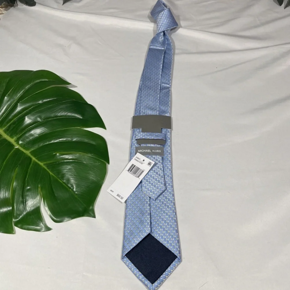 NWT $70 Michael Kors [Mens Tie‎ ] Mirrored Circles Tie in Light Blue Yellow
